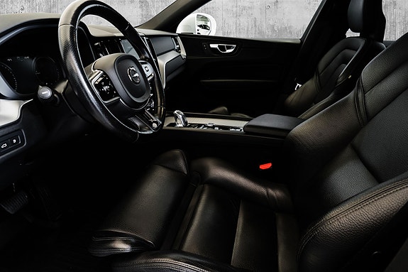 Volvo XC60 16 of 30
