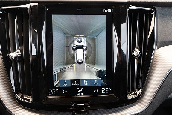 Volvo XC60 30 of 30