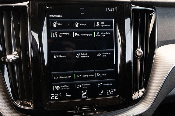 Volvo XC60 25 of 30