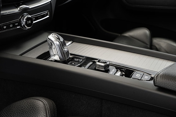 Volvo XC60 18 of 30