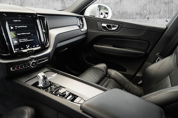 Volvo XC60 17 of 30