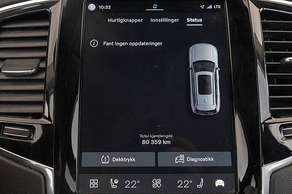 Volvo XC90 24 of 30