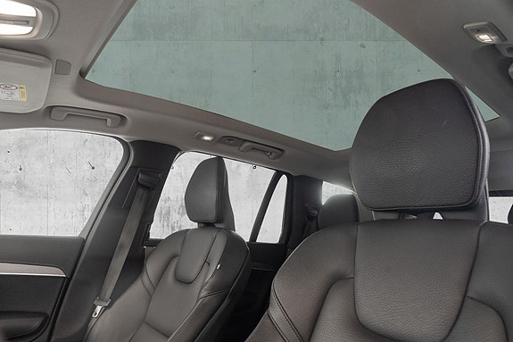 Volvo XC90 15 of 30