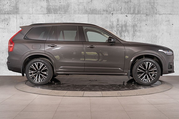 Volvo XC90 8 of 30