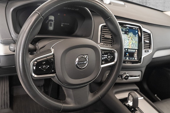 Volvo XC90 15 of 30