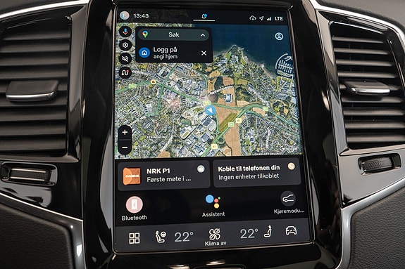 Volvo XC90 18 of 30