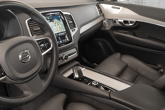 Volvo XC90 14 of 30