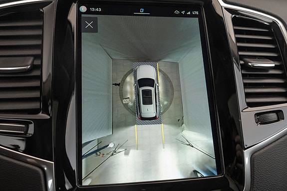 Volvo XC90 24 of 30