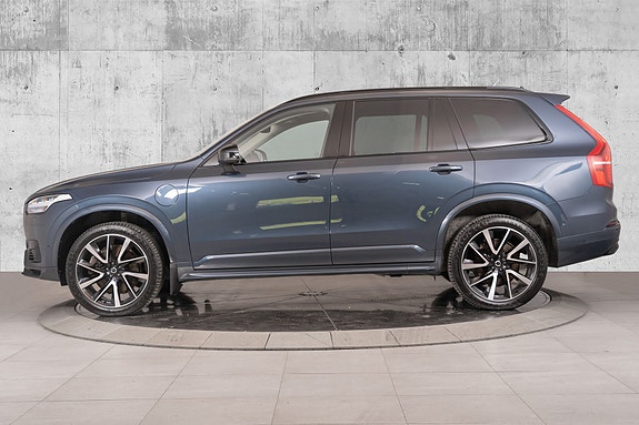 Volvo XC90 4 of 30