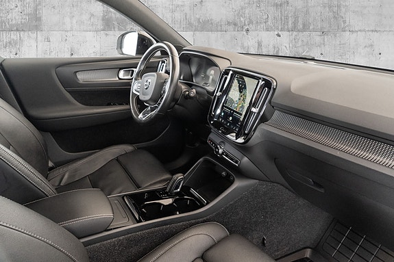 Volvo XC40 23 of 30