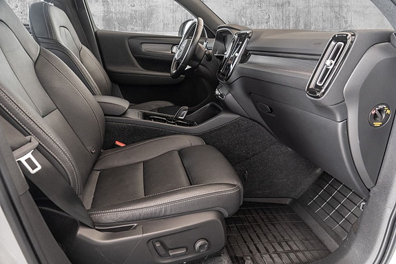 Volvo XC40 24 of 30