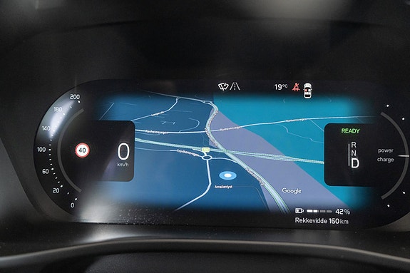 Volvo XC40 15 of 30