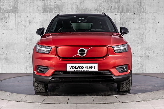 Volvo XC40 3 of 30