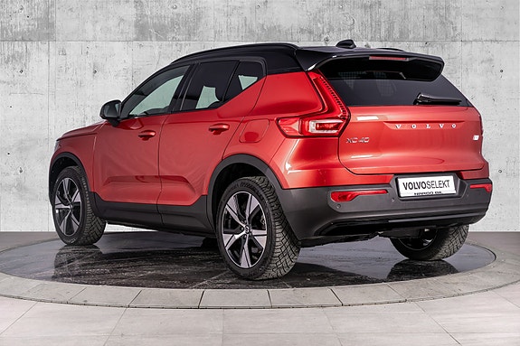Volvo XC40 7 of 30