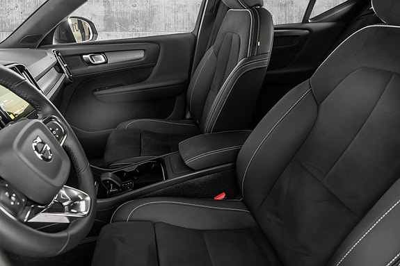 Volvo XC40 14 of 30