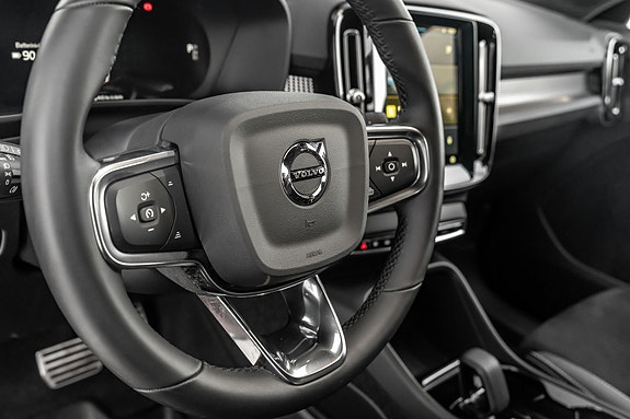 Volvo XC40 16 of 30