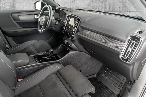 Volvo XC40 18 of 30