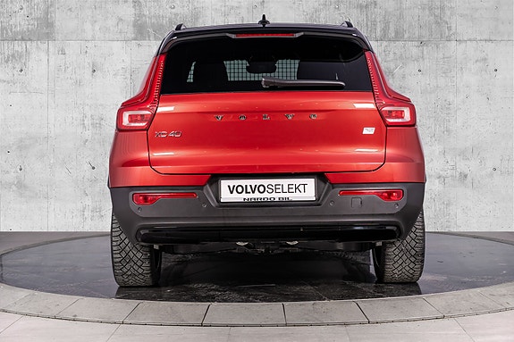 Volvo XC40 8 of 30