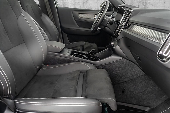 Volvo XC40 19 of 30