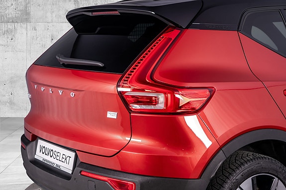 Volvo XC40 10 of 30