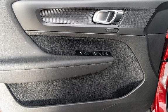 Volvo XC40 21 of 30
