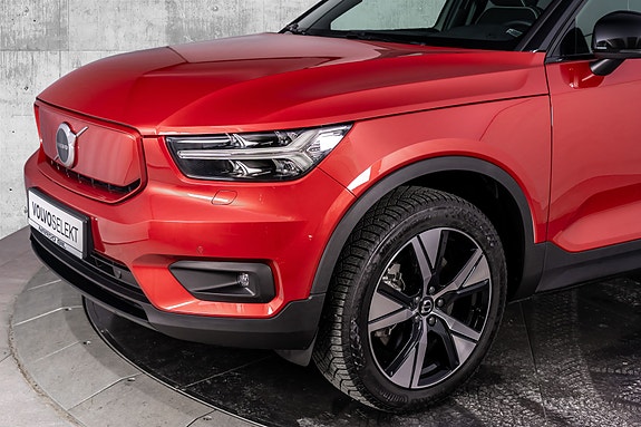 Volvo XC40 5 of 30