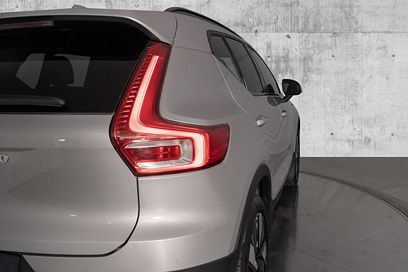 Volvo EX40 15 of 30
