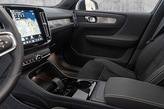 Volvo EX40 19 of 30