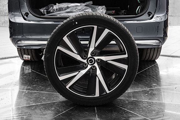 Volvo V90 10 of 28