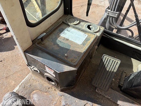Kalmar DC 4-500 Gaffeltruck 28 of 30