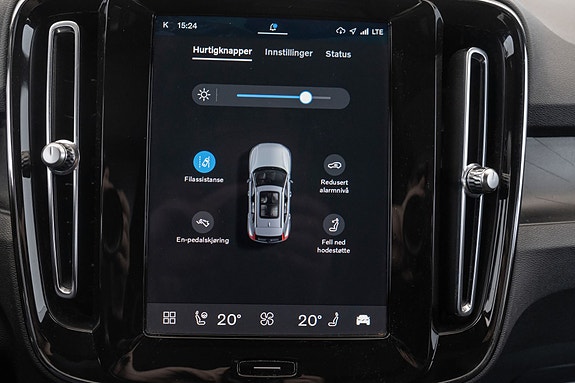 Volvo XC40 28 of 30