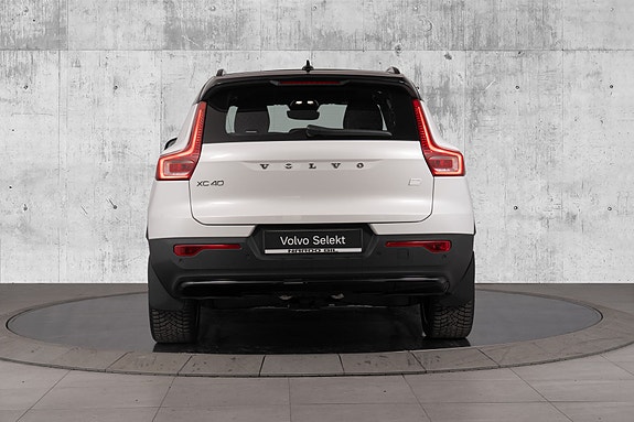 Volvo XC40 10 of 30