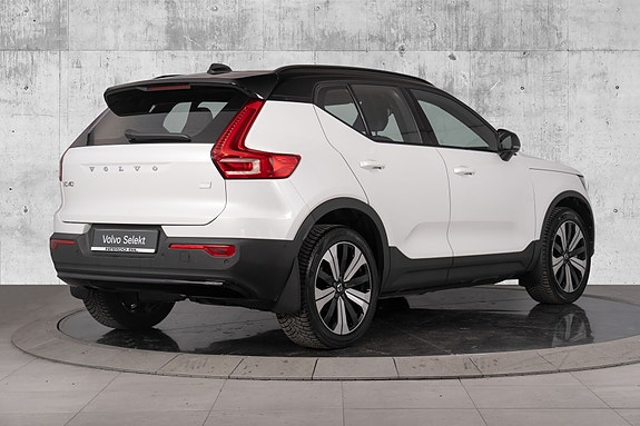 Volvo XC40 12 of 30
