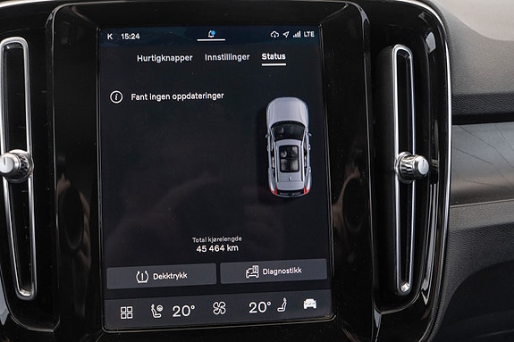 Volvo XC40 30 of 30