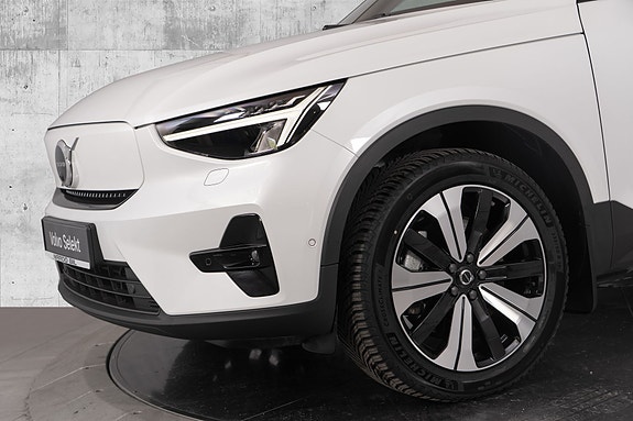 Volvo XC40 6 of 30