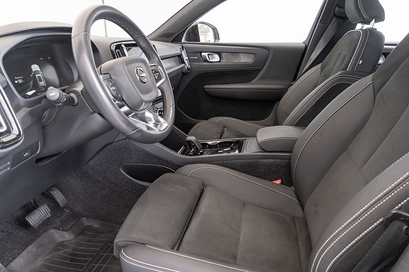 Volvo XC40 15 of 30