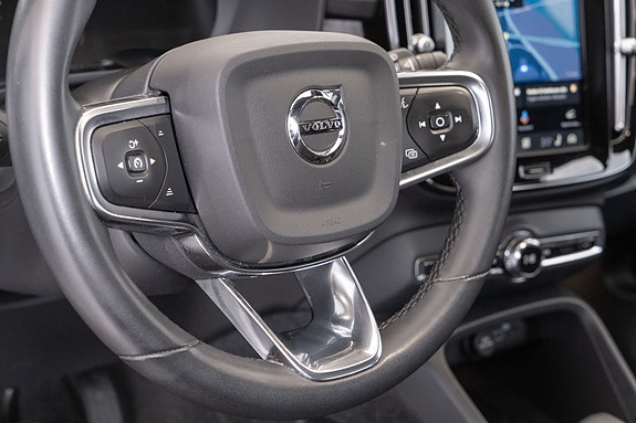 Volvo XC40 19 of 30