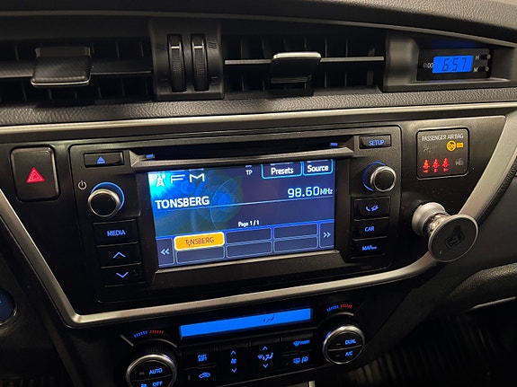 Toyota Auris 10 of 29
