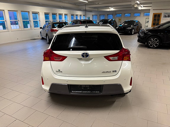 Toyota Auris 23 of 29