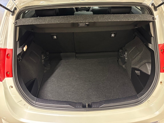 Toyota Auris 22 of 29