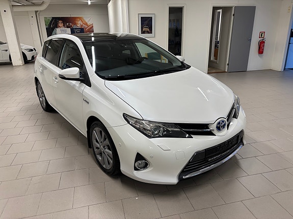 Toyota Auris 27 of 29