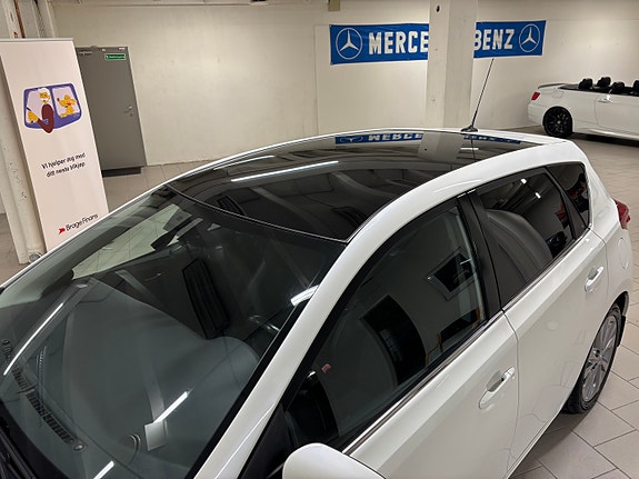 Toyota Auris 26 of 29