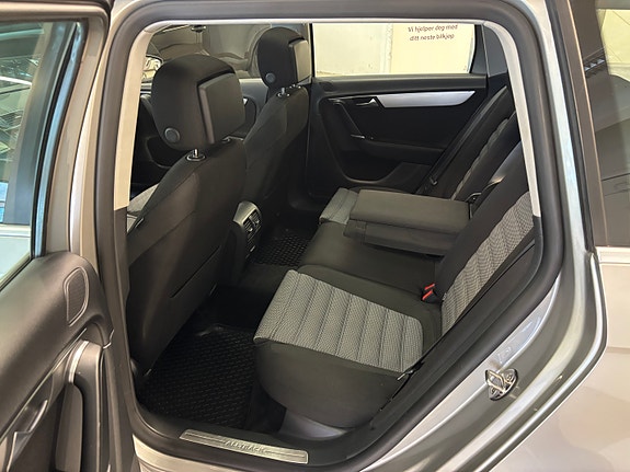Volkswagen Passat Alltrack 8 of 26