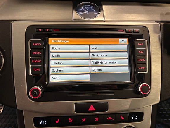 Volkswagen Passat Alltrack 13 of 26