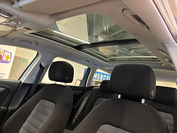 Volkswagen Passat Alltrack 19 of 26