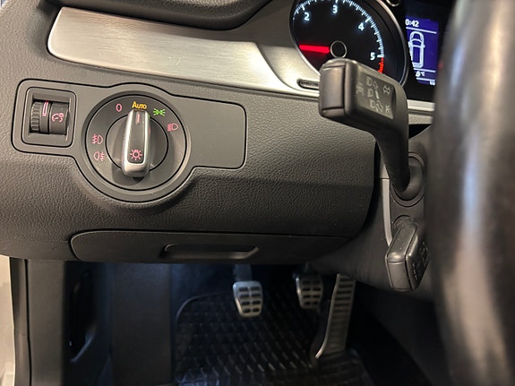 Volkswagen Passat Alltrack 16 of 26