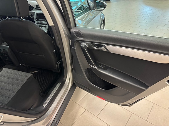 Volkswagen Passat Alltrack 7 of 26