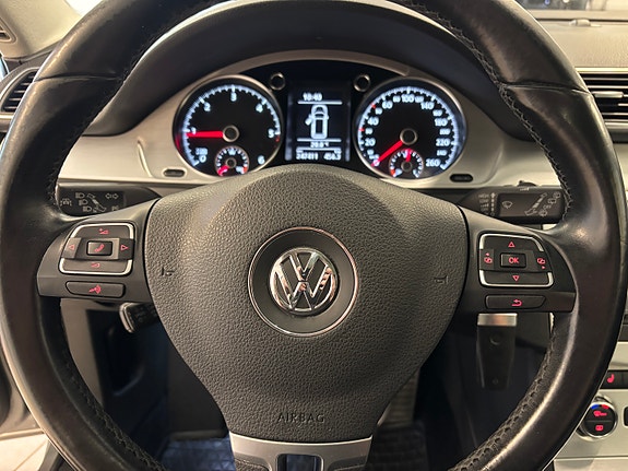Volkswagen Passat Alltrack 10 of 26