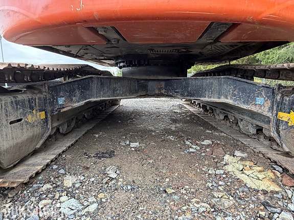 Hitachi ZX225USRLC-6 beltegraver – 7 224 timer – Rototilt R6 – Xsite PRO maskinstyring 25 of 30