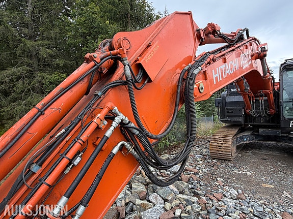 Hitachi ZX225USRLC-6 beltegraver – 7 224 timer – Rototilt R6 – Xsite PRO maskinstyring 22 of 30
